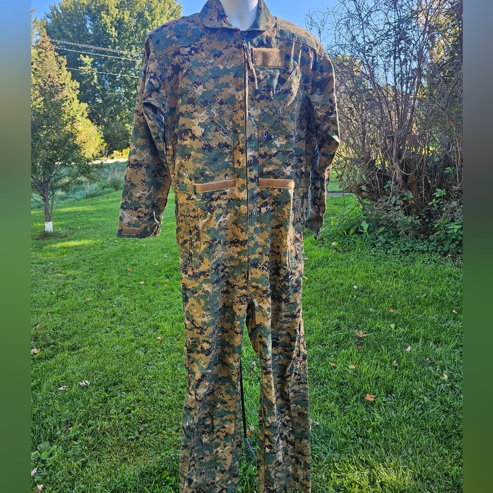 USMC Woodland Digital Camouflage Coveralls Flyers S.O.C. Sz M 28/P Regular